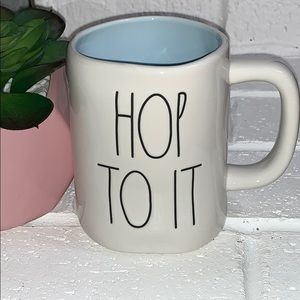 Rae Dunn 🐇 HOP TO IT Mug